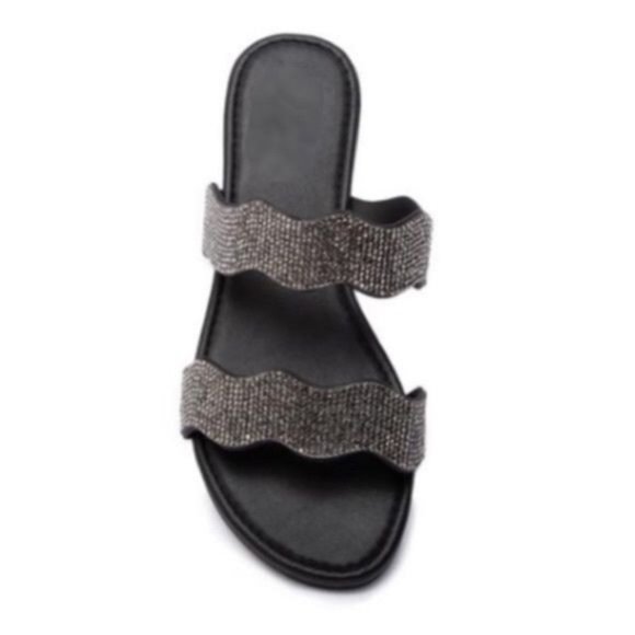!! NEW !! Double Scalloped Strap Embellished Slide Sandals in Black